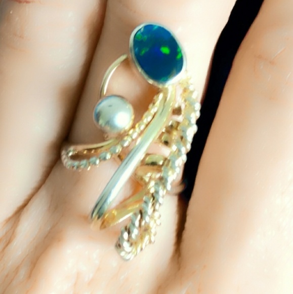 Vintage Jewelry - VTG Artisan Abstract Black Opal, Pearl Gold Ring